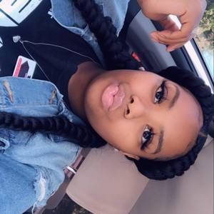 Meet your Posher, Kira